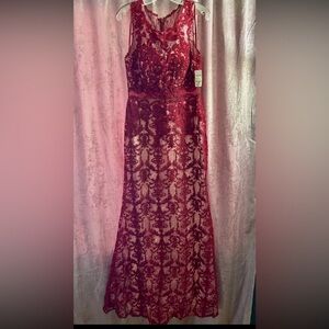 Elegant Burgundy Lace Trumpet Gown Great Condition
